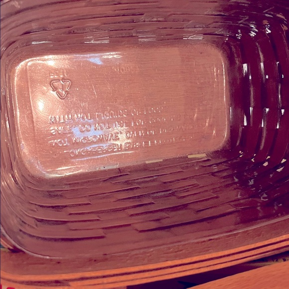 Handcrafted Longaberger Handwoven Brown Basket, with Plastic Insert, Dated 1991 - Picture 6 of 6